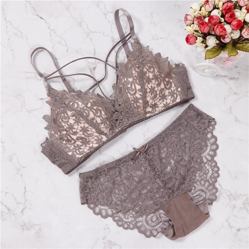 2021 floral wireless bra lace Set . lightly lined triangle bra set , underwear women lingerie deep plunge V neck new arrival. # NP